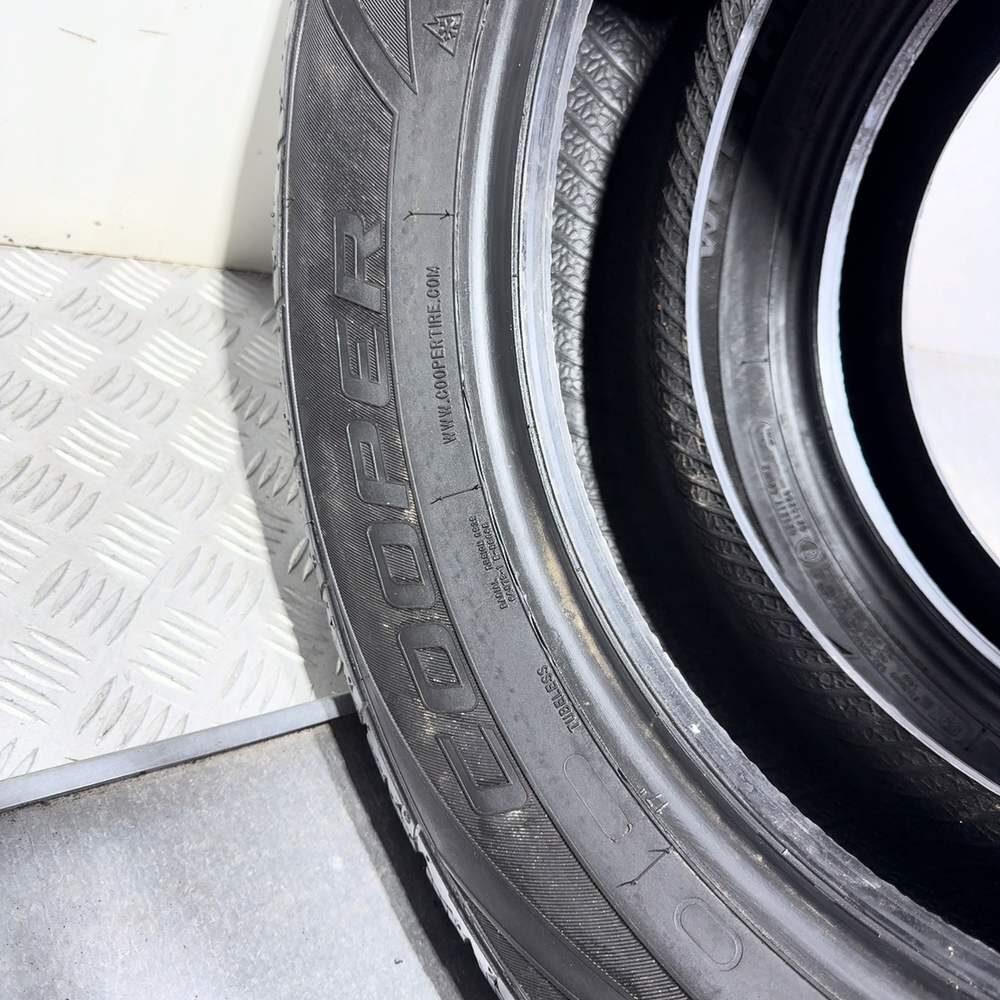 Gomme usate COOPER Weather-Master WSC 215/65 R17 99T – foto 10 | Prima Gomme COOPER Weather-Master WSC 215/65 R17 99T, dettaglio fotografico 10