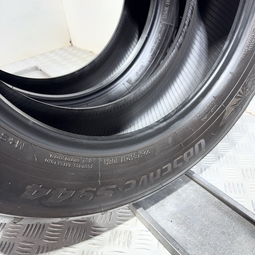 Gomme usate TOYO TIRES Observe S944 225/65 R17 106H – foto 10 | Prima Gomme TOYO TIRES Observe S944 225/65 R17 106H, dettaglio fotografico 10