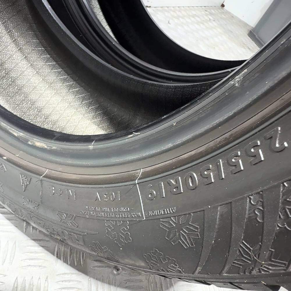 Gomme Usate 255 50 R19 103V Dunlop SP Winter Sport 4D Invernali | Gomme Usate | PrimaGomme.it DUNLOP SP Winter Sport 4D 255/50 R19 103V, dettaglio fotografico 10