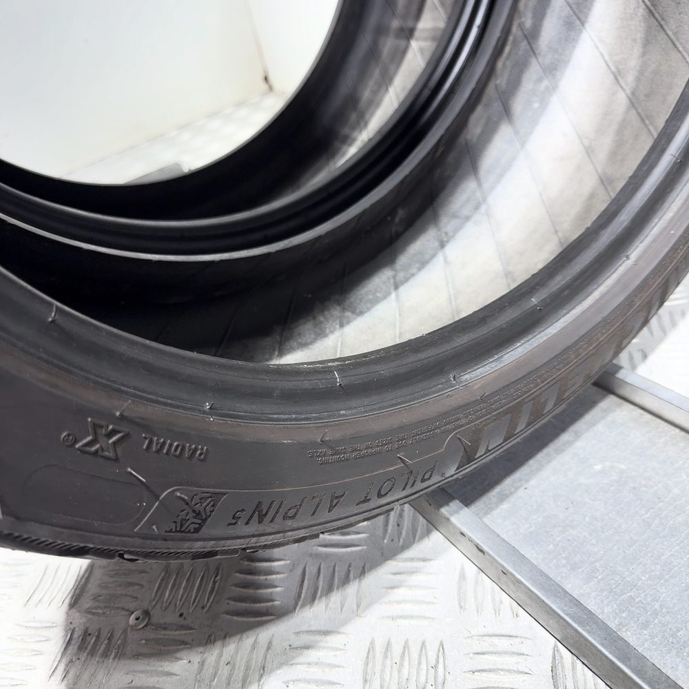 Gomme Usate 225 40 R18 92V XL Michelin Pilot Alpin 5 Invernali | Gomme Usate | PrimaGomme.it MICHELIN Pilot Alpin 5 225/40 R18 92V, dettaglio fotografico 10