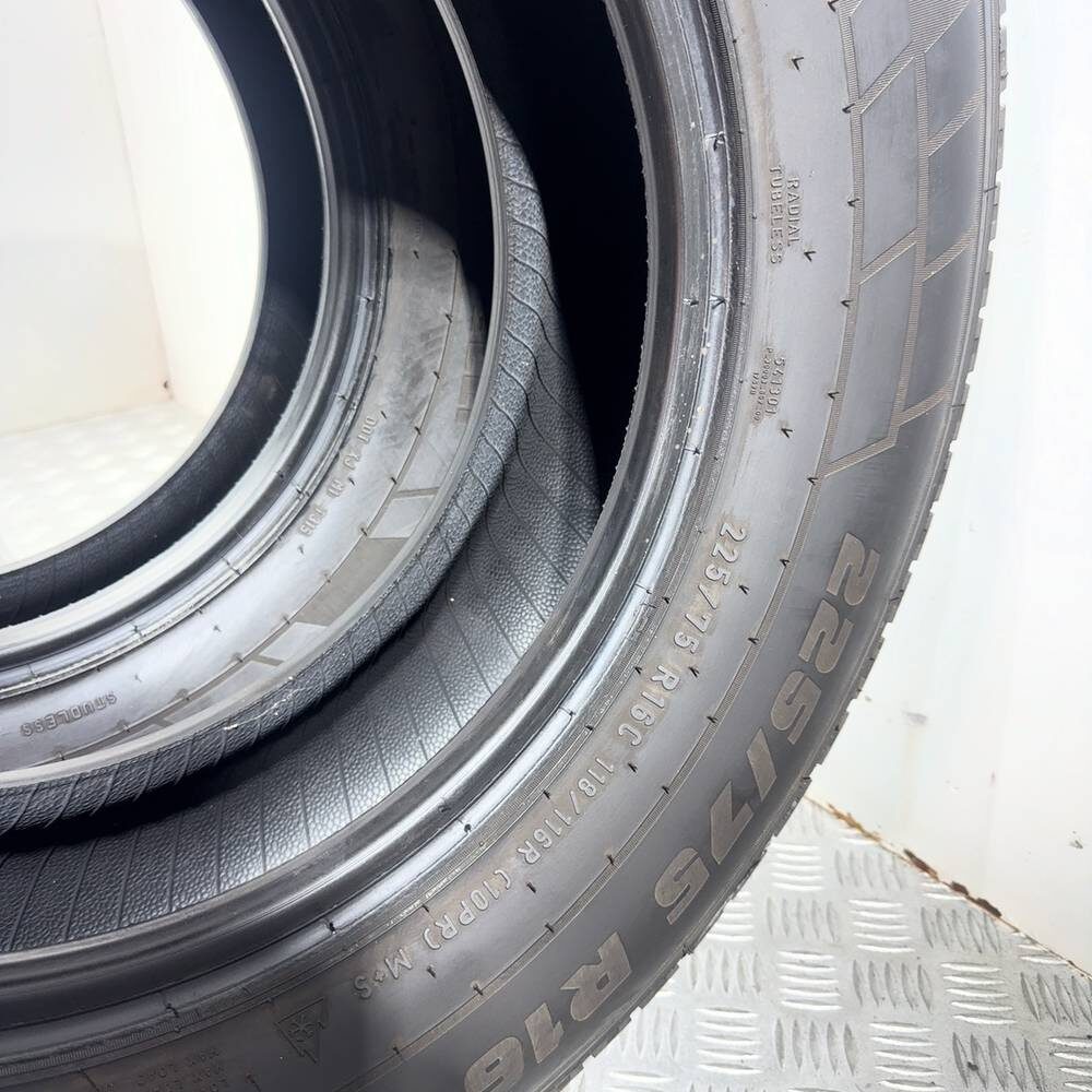 Gomme usate PIRELLI Carrier Winter 225/75 R16C 118/116R – foto 10 | Prima Gomme PIRELLI Carrier Winter 225/75 R16C 118/116R, dettaglio fotografico 10