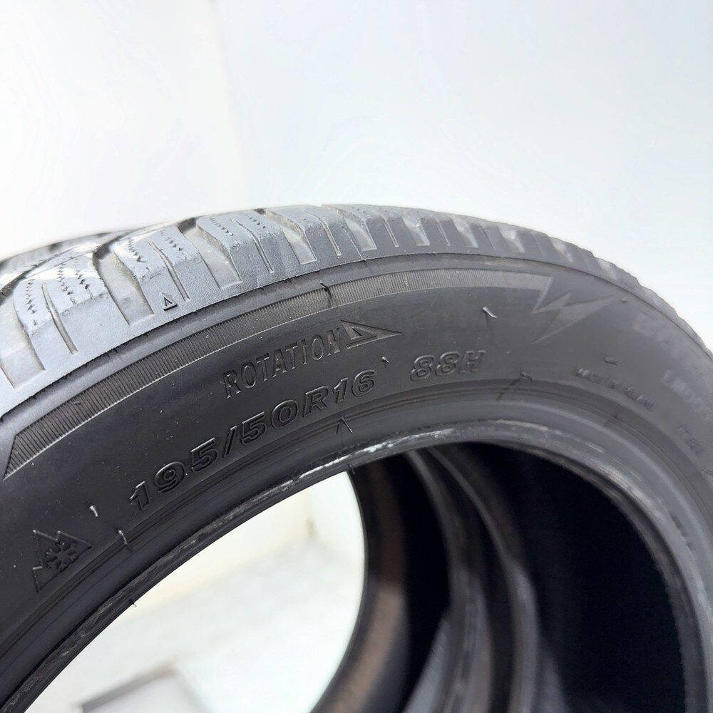 Gomme Usate 195 50 R16 88H XL Bridgestone Blizzak LM005 Invernali | Gomme Usate | PrimaGomme.it BRIDGESTONE Blizzak LM005 195/50 R16 88H, dettaglio fotografico 10