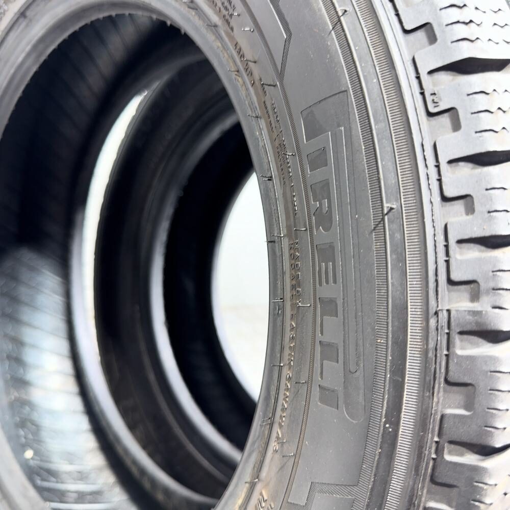 Gomme usate PIRELLI Carrier Winter 205/65 R16C 107/105T – foto 11 | Prima Gomme PIRELLI Carrier Winter 205/65 R16C 107/105T, dettaglio fotografico 11