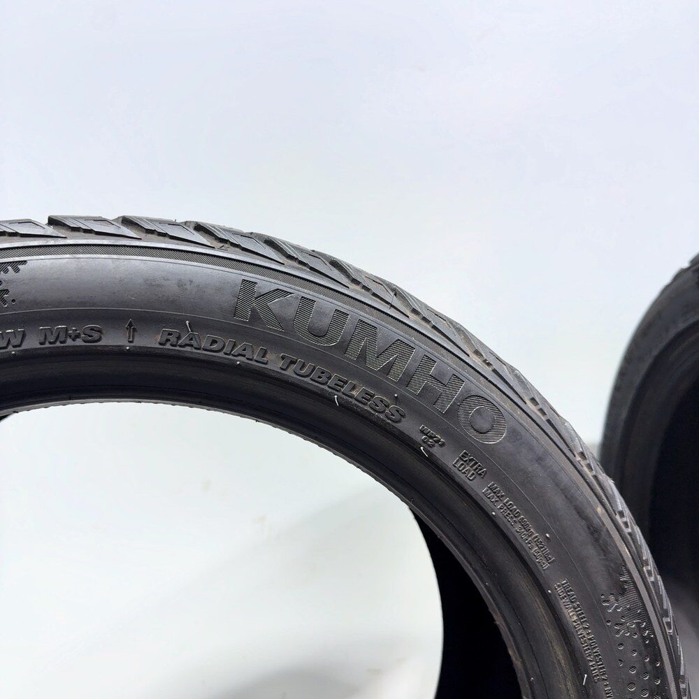 Gomme Usate 245 40 R17 95V Kumho Wintercraft WP71 Invernali | Gomme Usate | PrimaGomme.it Kumho Wintercraft WP71 245/40 R17 95V, dettaglio fotografico 11