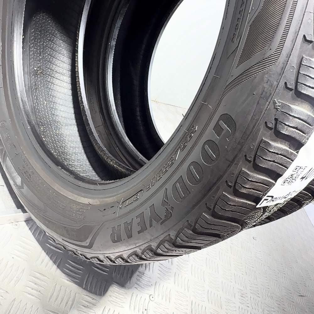 Gomme Usate 195 55 R16 87T Goodyear Ultragrip 9+ 86% Invernali | Gomme Usate | PrimaGomme.it GOODYEAR Ultragrip 9+ 195/55 R16 87T, dettaglio fotografico 11