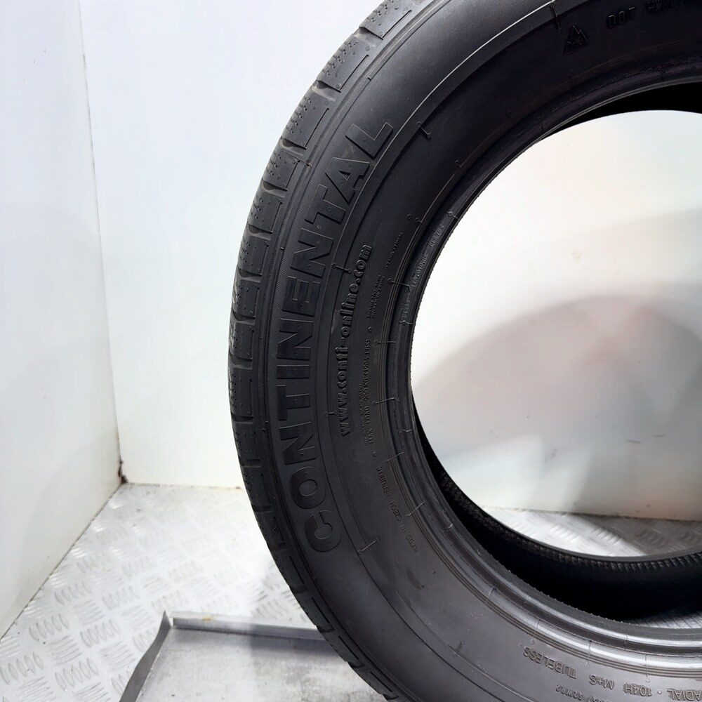 Gomme usate CONTINENTAL 4x4 WinterContact 235/65 R17 104H – foto 11 | Prima Gomme CONTINENTAL 4x4 WinterContact 235/65 R17 104H, dettaglio fotografico 11
