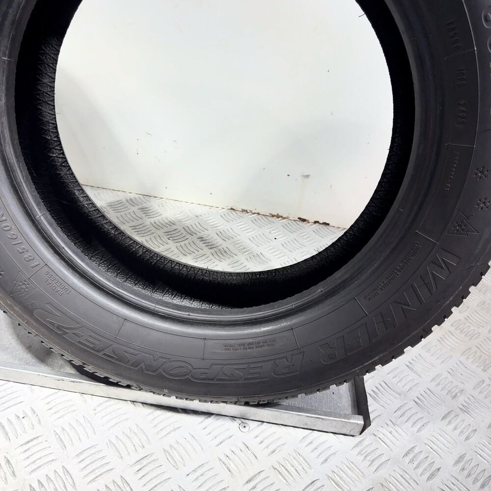 Gomme usate DUNLOP Winter Response 2 185/60 R15 84T – foto 11 | Prima Gomme DUNLOP Winter Response 2 185/60 R15 84T, dettaglio fotografico 11