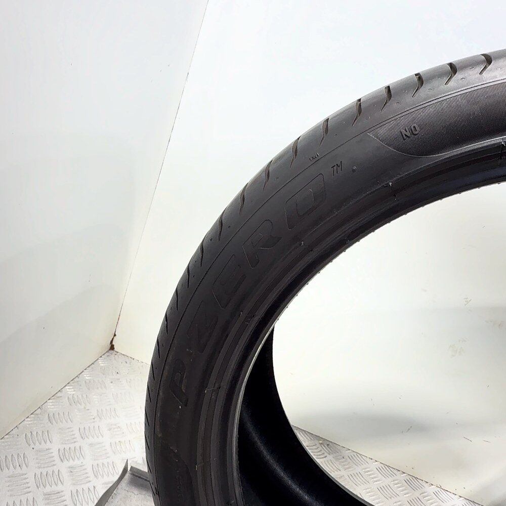 Gomme Usate 295 35 R21 103Y Pirelli P Zero 77% Estive | Gomme Usate | PrimaGomme.it PIRELLI P ZERO 295/35 R21 103Y: fino a 300 km/h, dettaglio fotografico 11