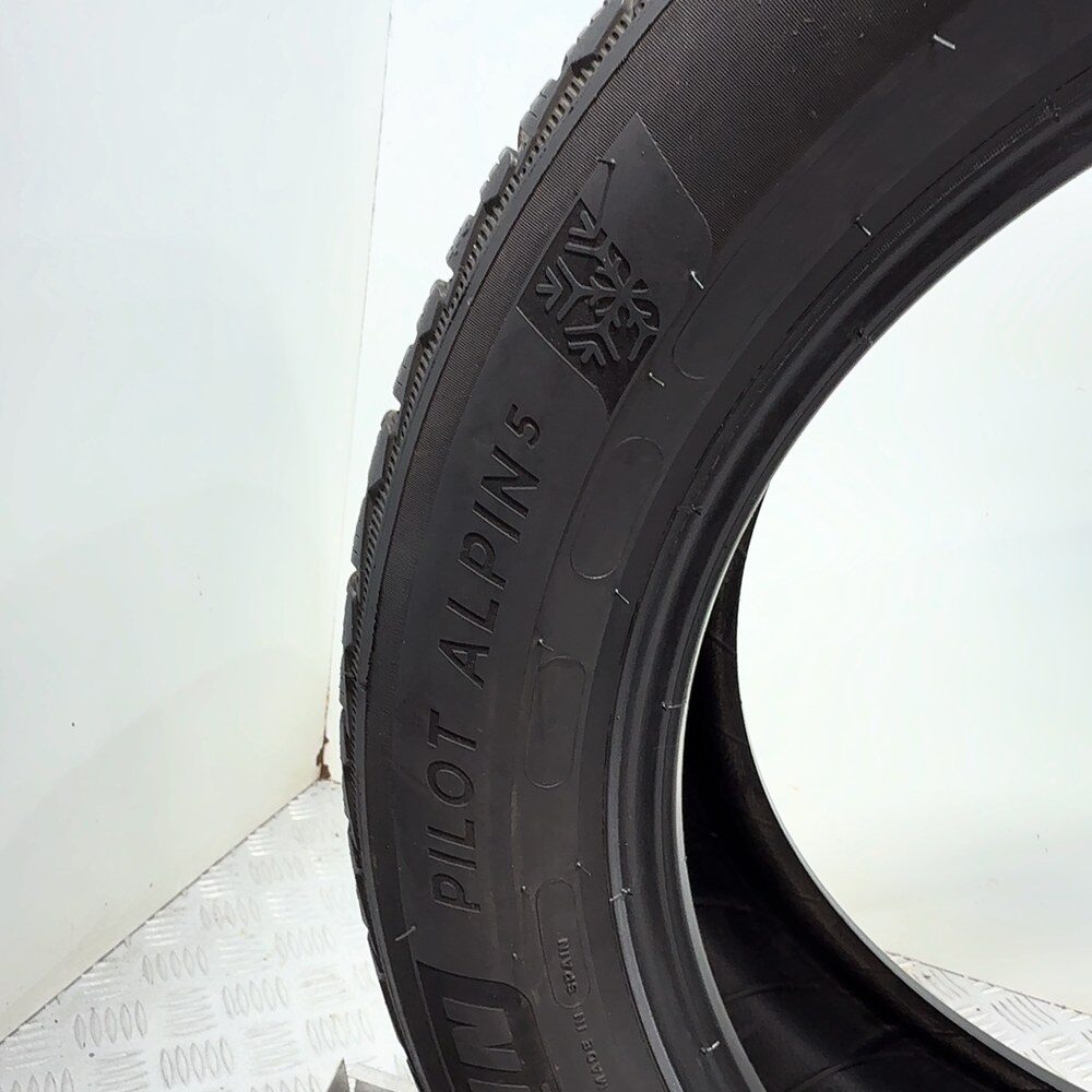 Gomme Usate 225 55 R18 XL 102V Michelin Pilot Alpin 5 71% Invernali | Gomme Usate | PrimaGomme.it MICHELIN Pilot Alpin 5 225/55 R18 102V, dettaglio fotografico 11