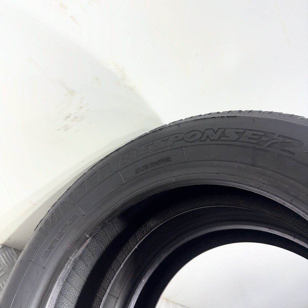 Gomme usate DUNLOP Winter Response 2 165/65 R15 81T – foto 11 | Prima Gomme DUNLOP Winter Response 2 165/65 R15 81T, dettaglio fotografico 11