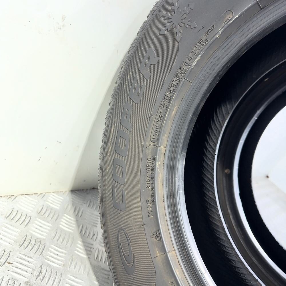 Gomme usate COOPER Discoverer Winter 215/70 R16 100H – foto 11 | Prima Gomme COOPER Discoverer Winter 215/70 R16 100H, dettaglio fotografico 11