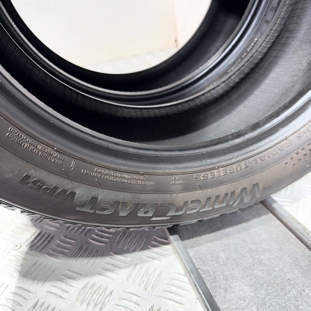 Gomme usate Kumho Wintercraft WP51 205/55 R16 91T – foto 11 | Prima Gomme Kumho Wintercraft WP51 205/55 R16 91T, dettaglio fotografico 11
