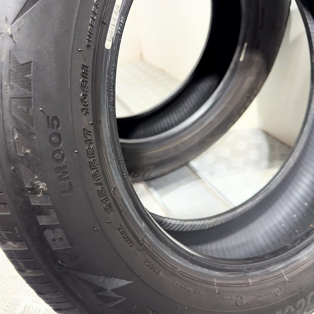 Gomme usate BRIDGESTONE Blizzak LM005 215/65 R17 103H – foto 11 | Prima Gomme BRIDGESTONE Blizzak LM005 215/65 R17 103H, dettaglio fotografico 11