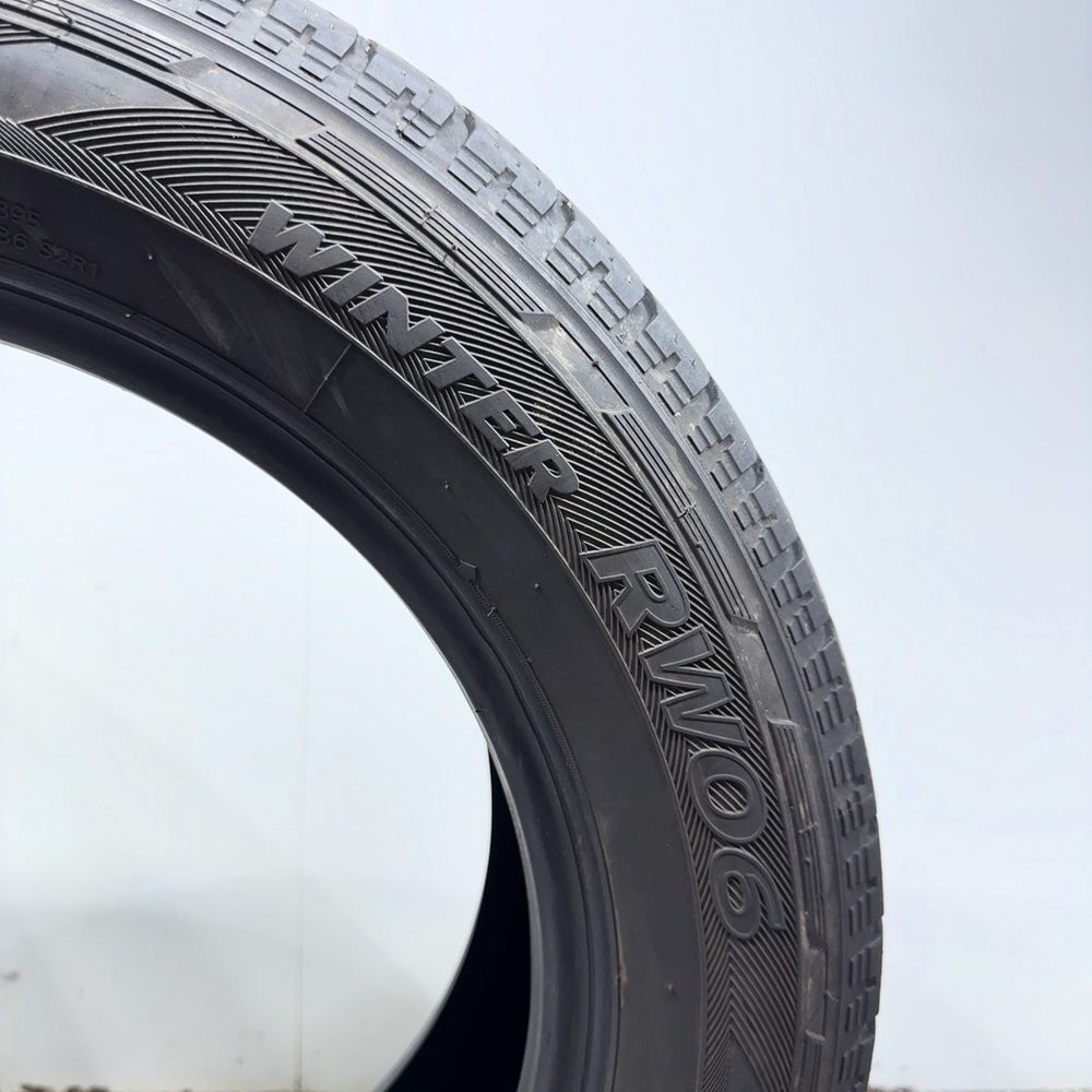 Gomme Usate 215 60 R17C 109/107T Hankook Winter RW06 96% Invernali | Gomme Usate | PrimaGomme.it HANKOOK Winter RW06 215/60 R17C 109/107T, dettaglio fotografico 11