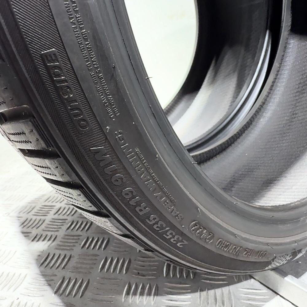 Gomme Usate 235 35 R19 91W Kumho Wintercraft WP72 79% Invernali | Gomme Usate | PrimaGomme.it Kumho Wintercraft WP72 235/35 R19 91W: fino a 270 km/h, dettaglio fotografico 11