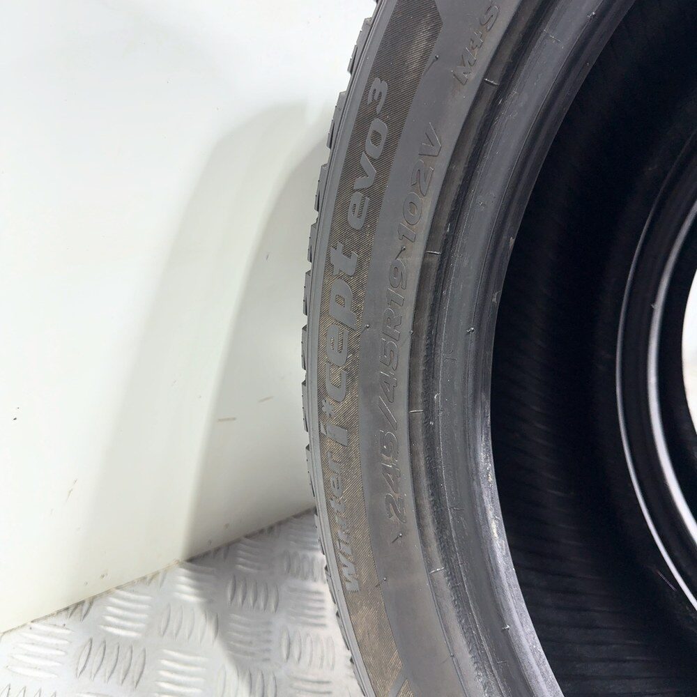 Gomme Usate 245 45 R19 102V XL Hankook Winter I*Cept Evo3 80% Invernali | Gomme Usate | PrimaGomme.it HANKOOK Winter I*Cept Evo3 245/45 R19 102V, dettaglio fotografico 11