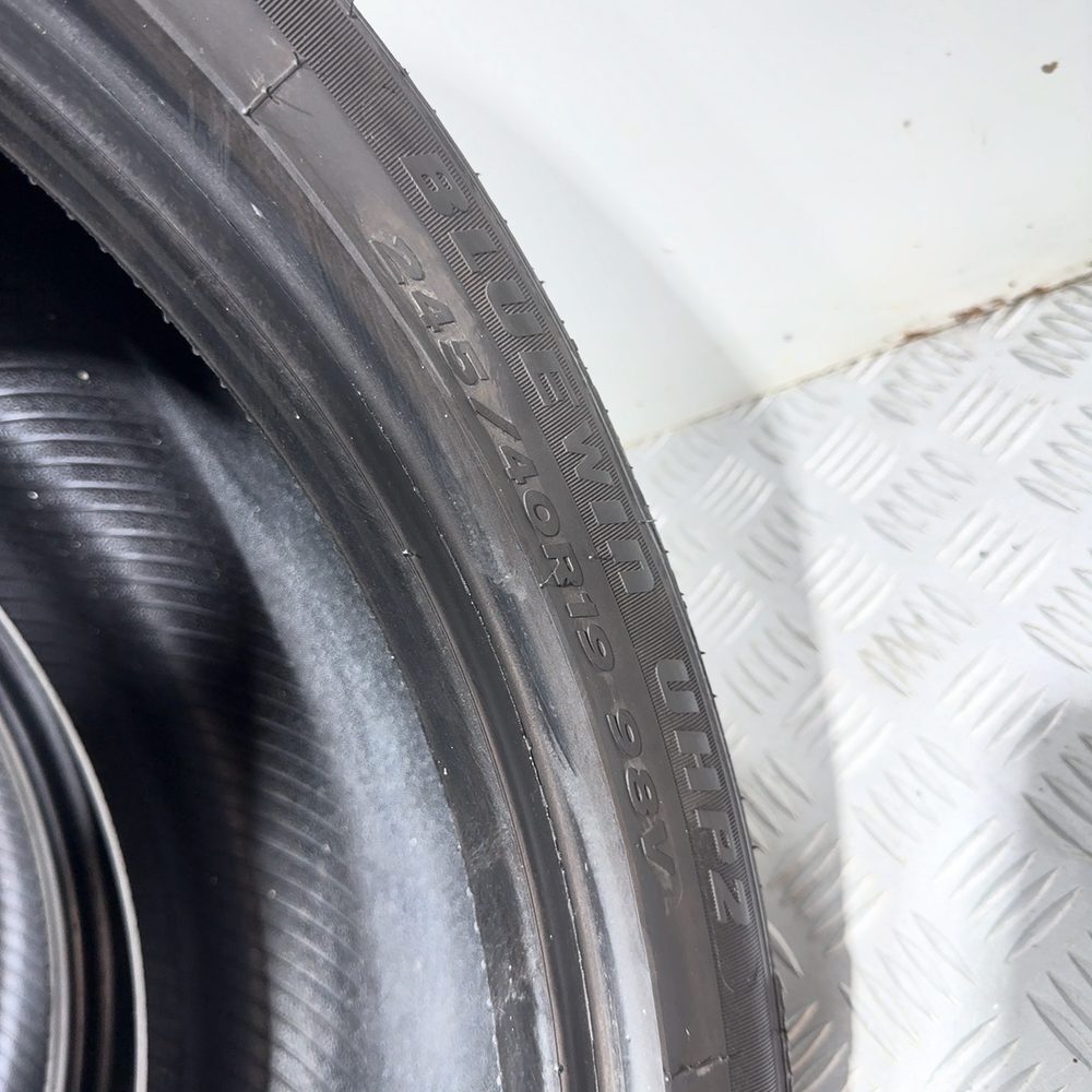 Gomme Usate 245 40 R19 98V XL Superia Bluewin Uhp2 Invernali | Gomme Usate | PrimaGomme.it Superia Bluewin Uhp2 245/40 R19 98V, dettaglio fotografico 12