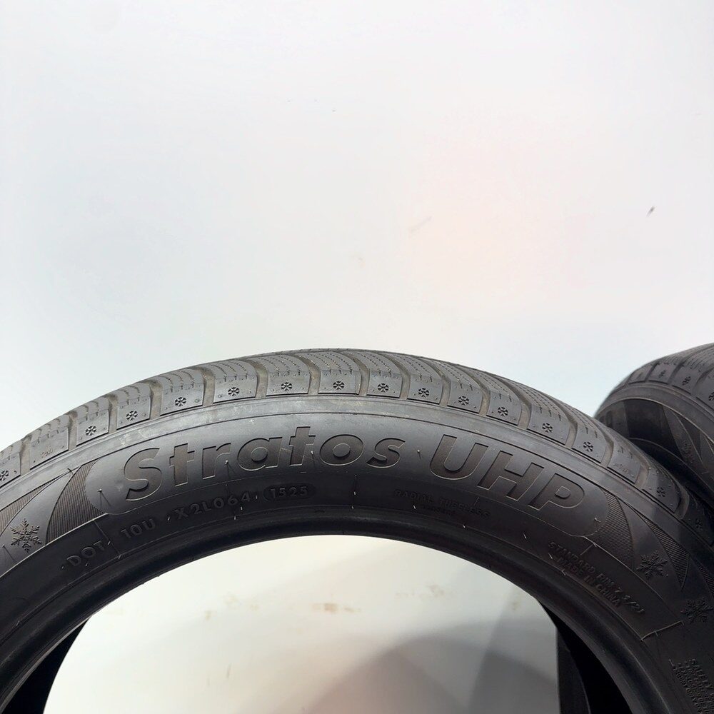 Gomme usate Star Performer Stratos Uhp 235/55 R19 105V – foto 15 | Prima Gomme Star Performer Stratos Uhp 235/55 R19 105V, dettaglio fotografico 15