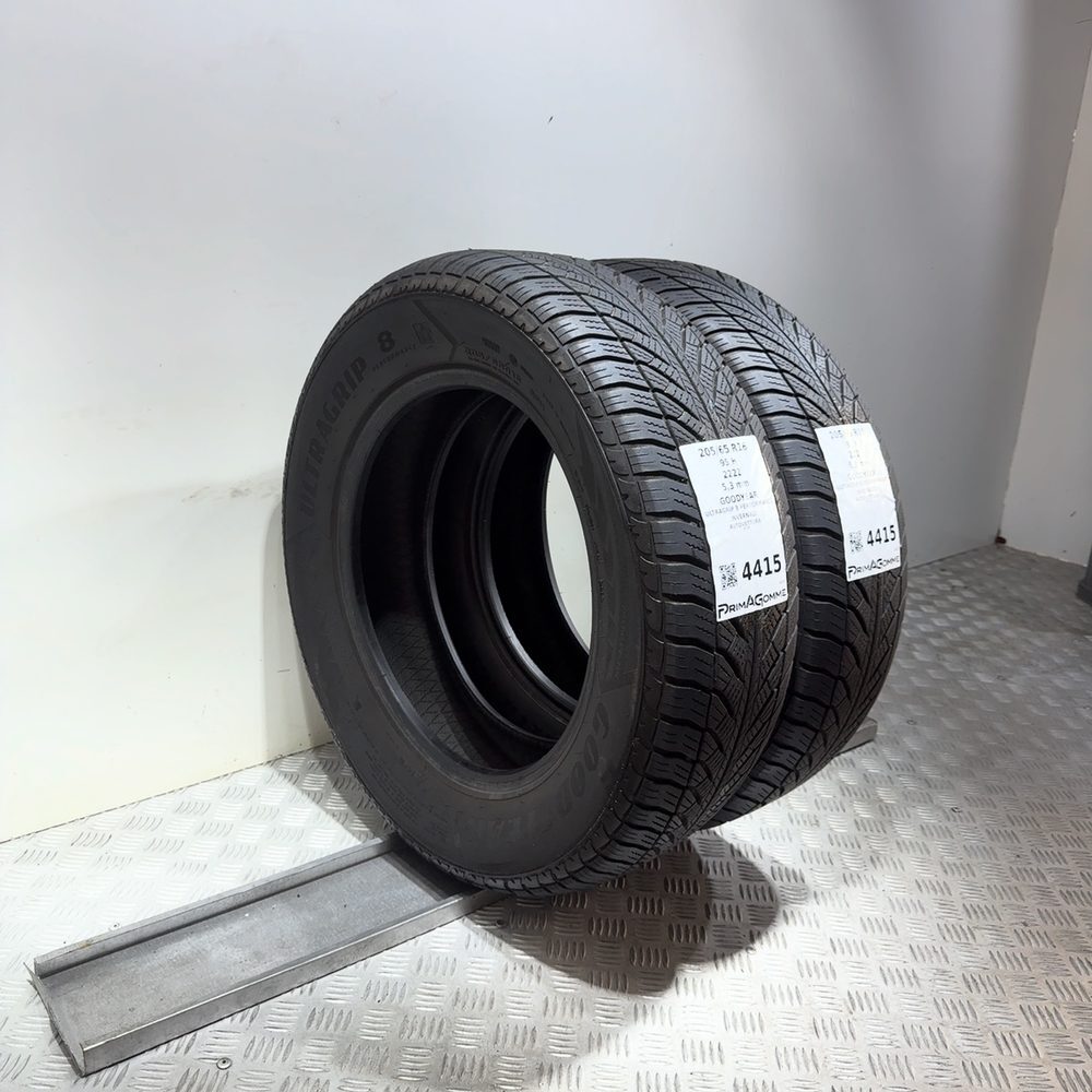 Gomme Usate 205 65 R16 95H Goodyear Ultragrip 8 Performance 76% Invernali | Gomme Usate | PrimaGomme.it GOODYEAR Ultragrip 8 Performance 205/65 R16 95H, dettaglio fotografico 15