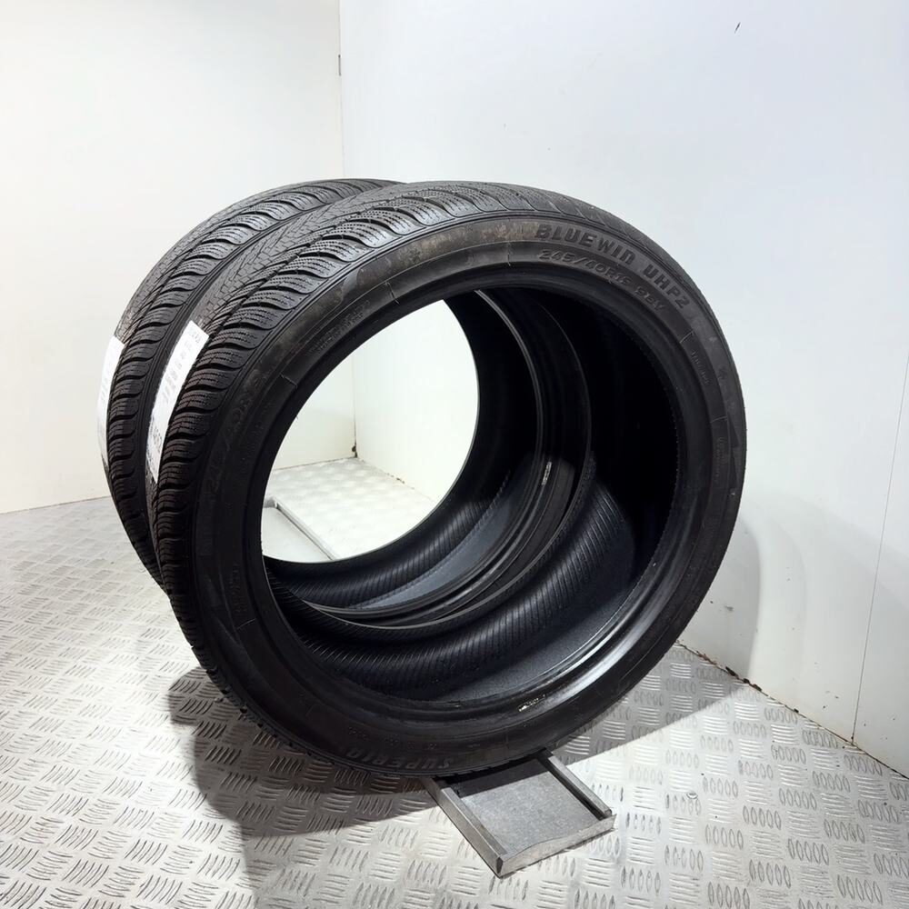 Gomme Usate 245 40 R19 98V XL Superia Bluewin Uhp2 Invernali | Gomme Usate | PrimaGomme.it Superia Bluewin Uhp2 245/40 R19 98V, dettaglio fotografico 16