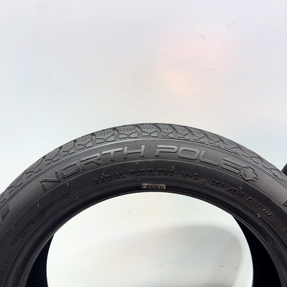 Gomme usate Momo North Pole W-2 185/55 R16 87V – foto 17 | Prima Gomme Momo North Pole W-2 185/55 R16 87V, dettaglio fotografico 17