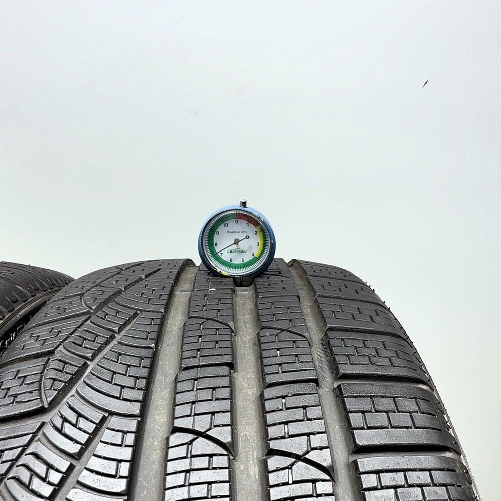 Gomme usate PIRELLI Sottozero Winter 270 Seri II 245/35 R20 95W: fino a 270 km/h – foto 02 | Prima Gomme PIRELLI Sottozero Winter 270 Seri II 245/35 R20 95W: fino a 270 km/h, dettaglio fotografico 2