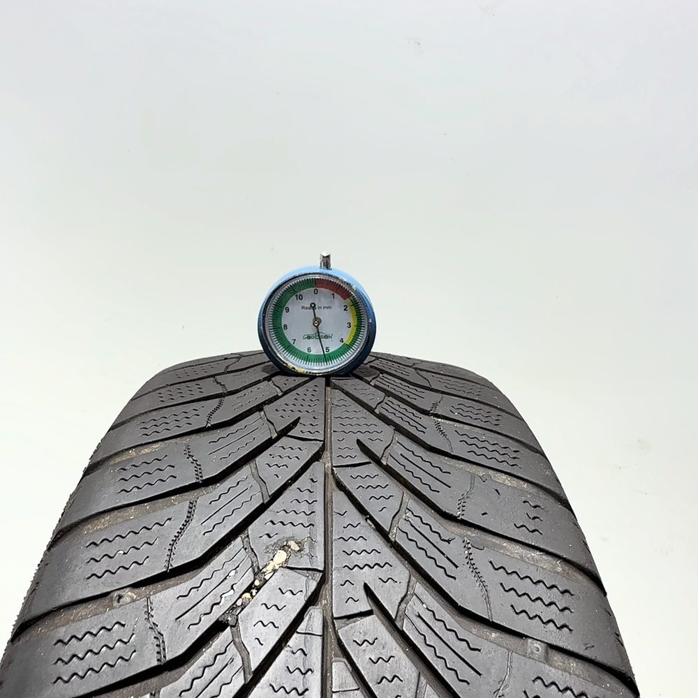 Gomma usata Kumho Wintercraft WP52 195/45 R16 84H – foto 02 | Prima Gomme Kumho Wintercraft WP52 195/45 R16 84H, dettaglio fotografico 2