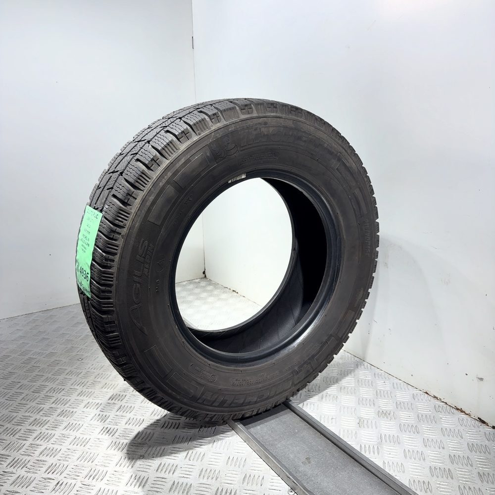 Gomma usata MICHELIN Agilis Alpin 215/70 R15C 109/107R – foto 04 | Prima Gomme MICHELIN Agilis Alpin 215/70 R15C 109/107R, dettaglio fotografico 4