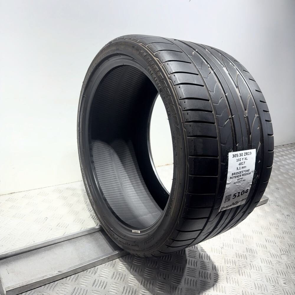 Gomma usata BRIDGESTONE POTENZA RE050A 305/30 ZR19 102Y: fino a 300 km/h – foto 05 | Prima Gomme BRIDGESTONE POTENZA RE050A 305/30 ZR19 102Y: fino a 300 km/h, dettaglio fotografico 5