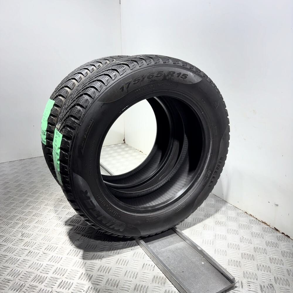 Gomme usate PIRELLI Cinturato Winter 175/65 R15 84T – foto 06 | Prima Gomme PIRELLI Cinturato Winter 175/65 R15 84T, dettaglio fotografico 6
