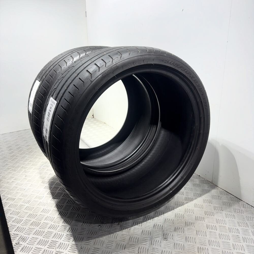 Gomme usate PIRELLI P ZERO 305/30 ZR20 103Y: fino a 300 km/h – foto 06 | Prima Gomme PIRELLI P ZERO 305/30 ZR20 103Y: fino a 300 km/h, dettaglio fotografico 6