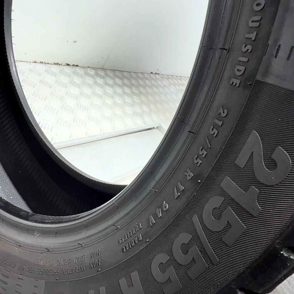 Gomma usata CONTINENTAL ContiEcoContact 5 215/55 R17 94V – foto 06 | Prima Gomme CONTINENTAL ContiEcoContact 5 215/55 R17 94V, dettaglio fotografico 6