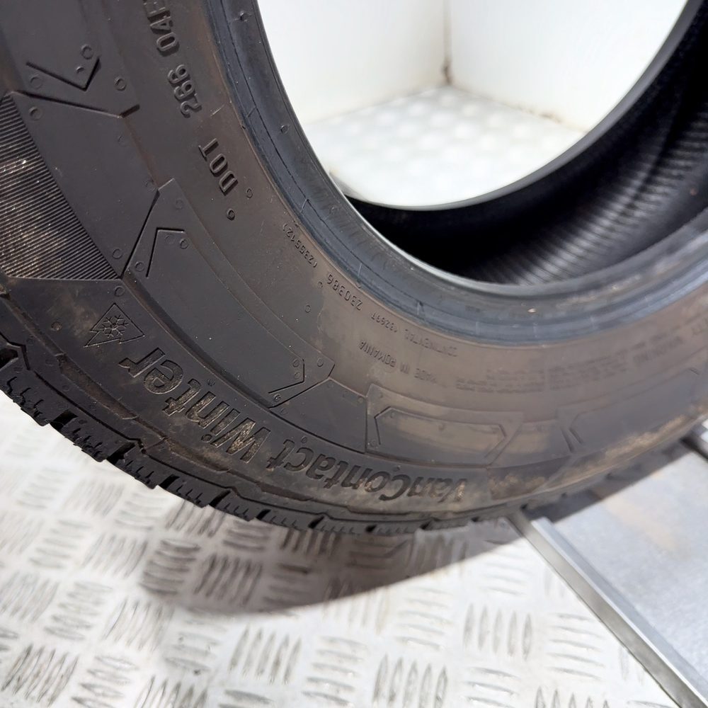 Gomma usata CONTINENTAL VanContact Winter 215/70 R15C 109/107R – foto 07 | Prima Gomme CONTINENTAL VanContact Winter 215/70 R15C 109/107R, dettaglio fotografico 7