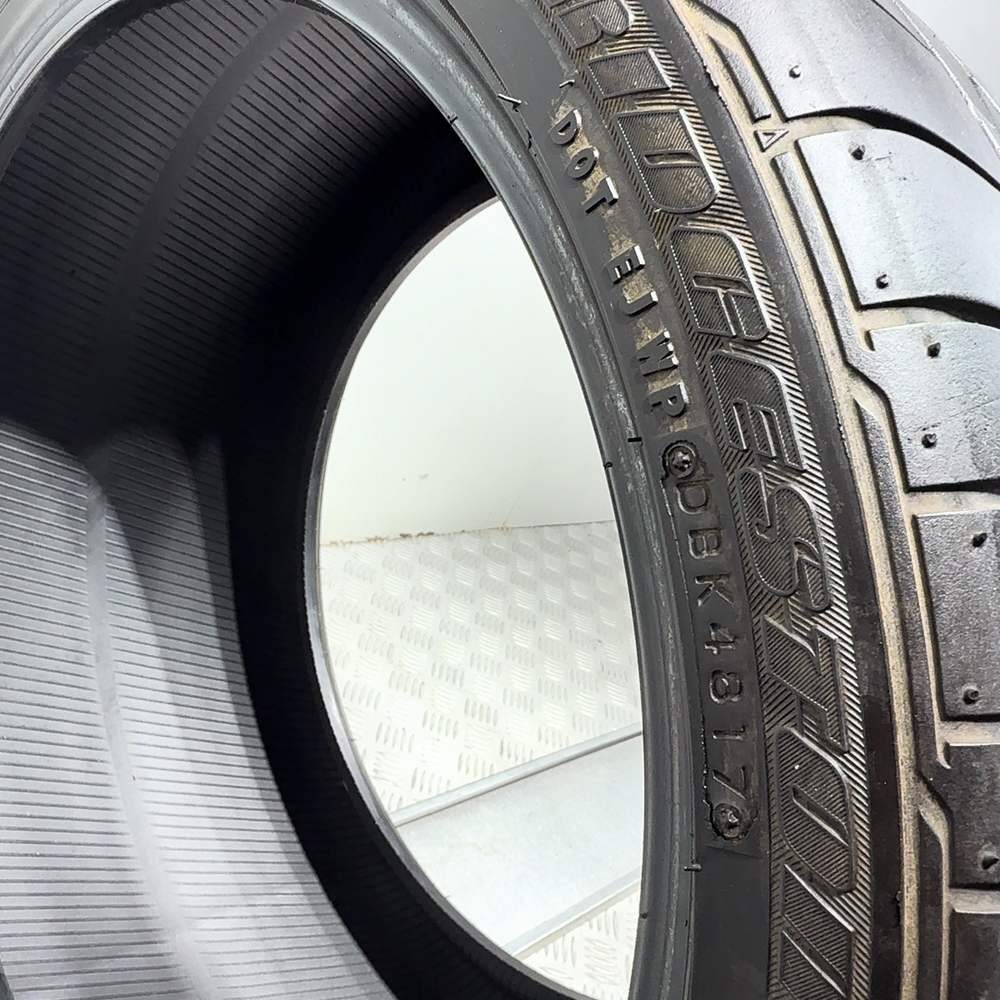 Gomma usata BRIDGESTONE POTENZA RE050A 305/30 ZR19 102Y: fino a 300 km/h – foto 07 | Prima Gomme BRIDGESTONE POTENZA RE050A 305/30 ZR19 102Y: fino a 300 km/h, dettaglio fotografico 7