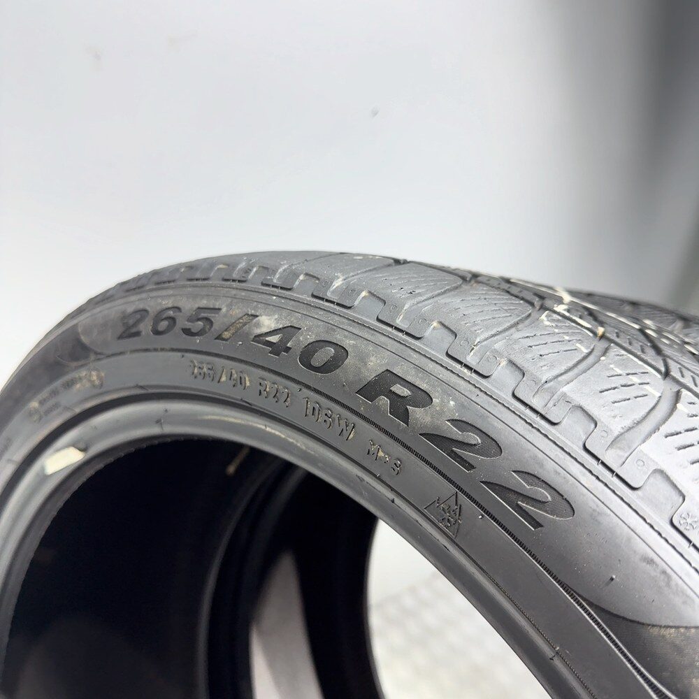 Gomme usate PIRELLI Scorpion Winter 265/40 R22 106W: fino a 270 km/h – foto 08 | Prima Gomme PIRELLI Scorpion Winter 265/40 R22 106W: fino a 270 km/h, dettaglio fotografico 8