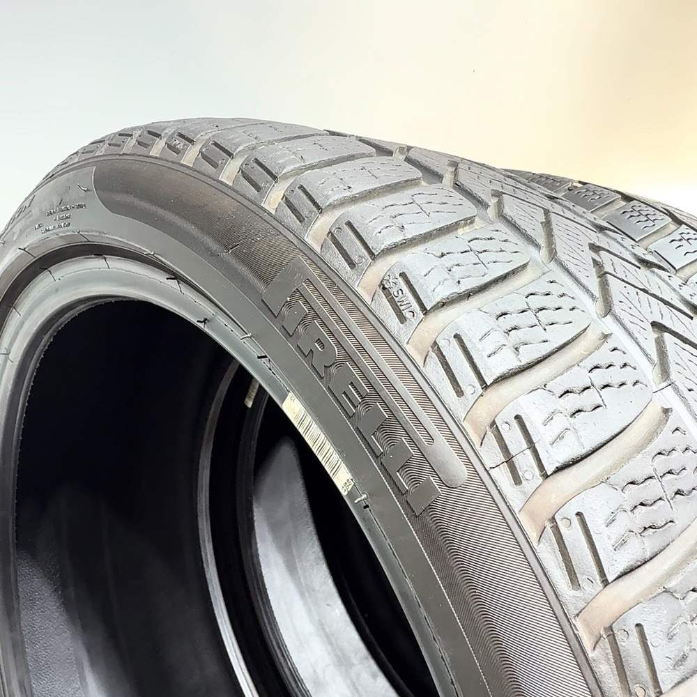 Gomme usate PIRELLI Winter Sottozero 3 235/40 R18 95V – foto 08 | Prima Gomme PIRELLI Winter Sottozero 3 235/40 R18 95V, dettaglio fotografico 8