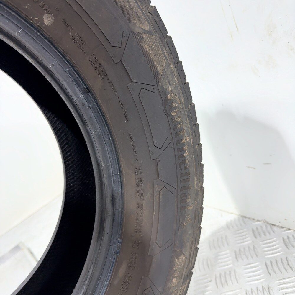 Gomma usata CONTINENTAL VanContact Winter 215/70 R15C 109/107R – foto 08 | Prima Gomme CONTINENTAL VanContact Winter 215/70 R15C 109/107R, dettaglio fotografico 8