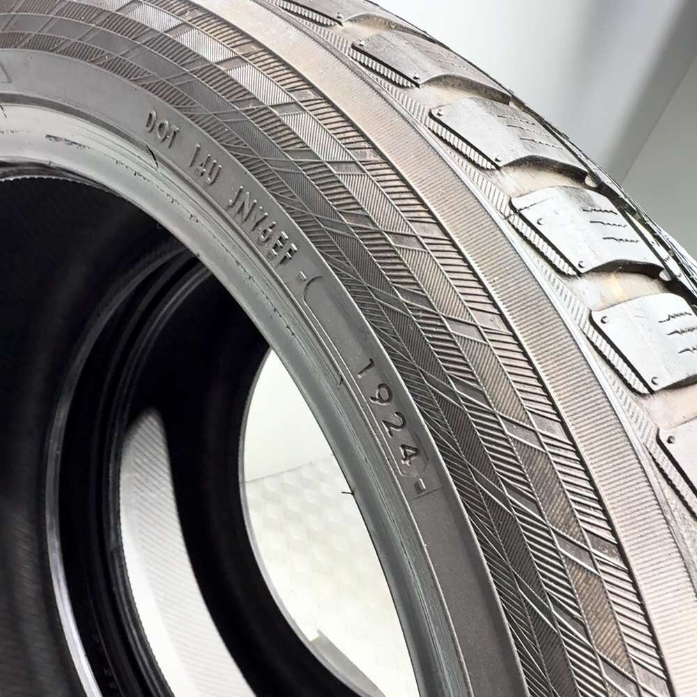 Gomme usate YOKOHAMA BluEarth Winter V905 235/45 R19 99V – foto 08 | Prima Gomme YOKOHAMA BluEarth Winter V905 235/45 R19 99V, dettaglio fotografico 8
