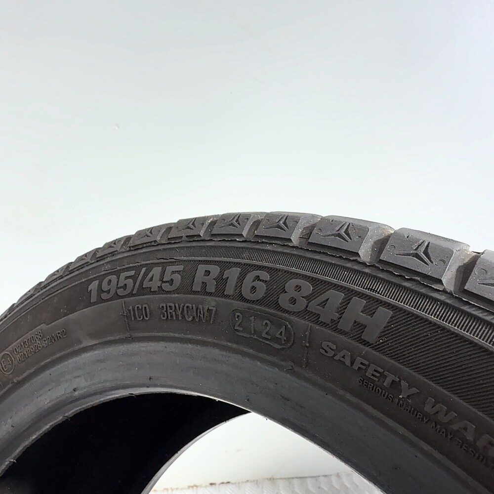 Gomma usata Kumho Wintercraft WP52 195/45 R16 84H – foto 09 | Prima Gomme Kumho Wintercraft WP52 195/45 R16 84H, dettaglio fotografico 9