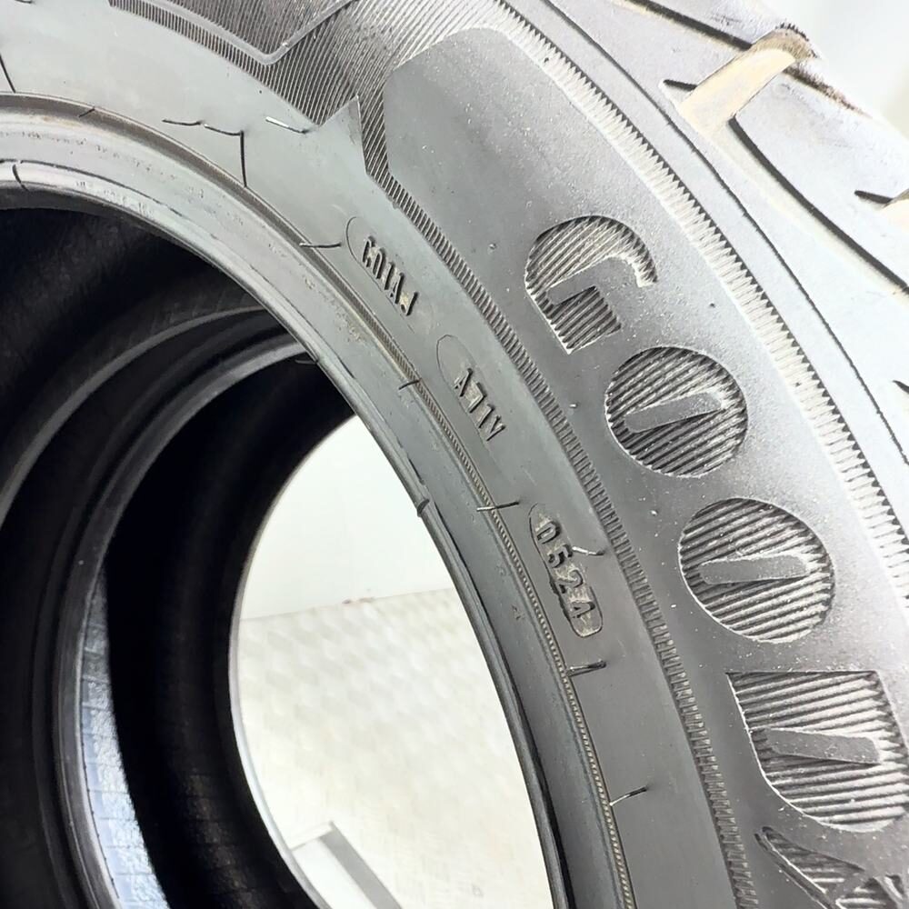 Gomme usate GOODYEAR ULTRA GRIP 225/55 R17C 109/107T – foto 09 | Prima Gomme GOODYEAR ULTRA GRIP 225/55 R17C 109/107T, dettaglio fotografico 9