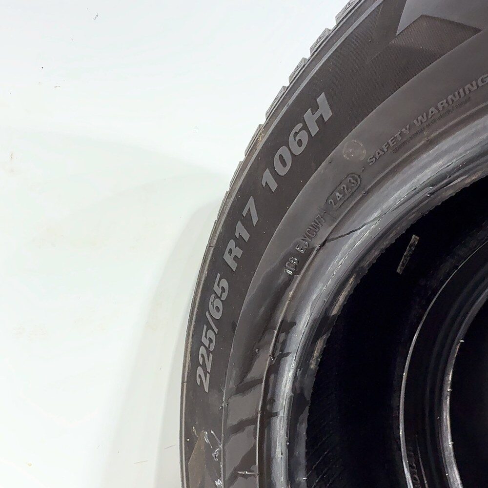 Gomme usate Kumho Wintercraft WP52 225/65 R17 106H – foto 09 | Prima Gomme Kumho Wintercraft WP52 225/65 R17 106H, dettaglio fotografico 9