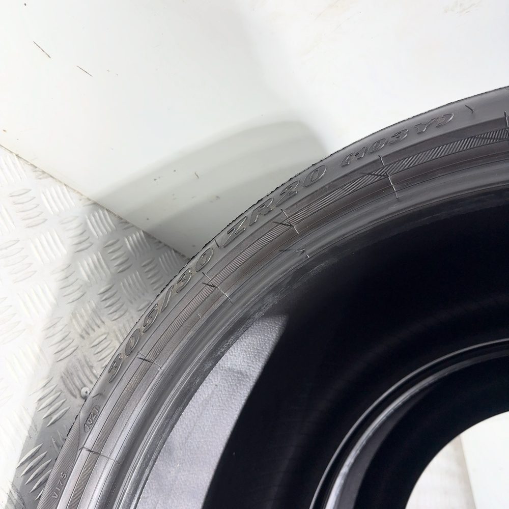 Gomme usate PIRELLI P ZERO 305/30 ZR20 103Y: fino a 300 km/h – foto 10 | Prima Gomme PIRELLI P ZERO 305/30 ZR20 103Y: fino a 300 km/h, dettaglio fotografico 10