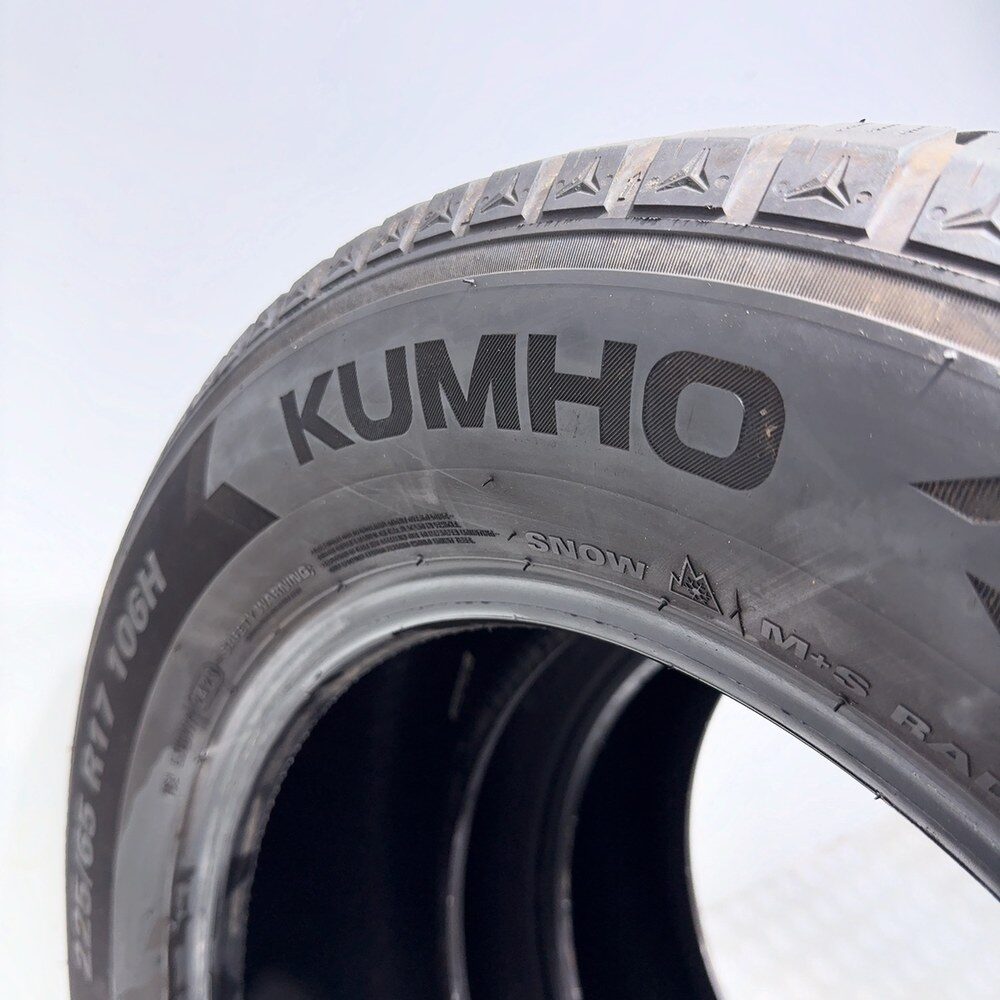 Gomme usate Kumho Wintercraft WP52 225/65 R17 106H – foto 10 | Prima Gomme Kumho Wintercraft WP52 225/65 R17 106H, dettaglio fotografico 10