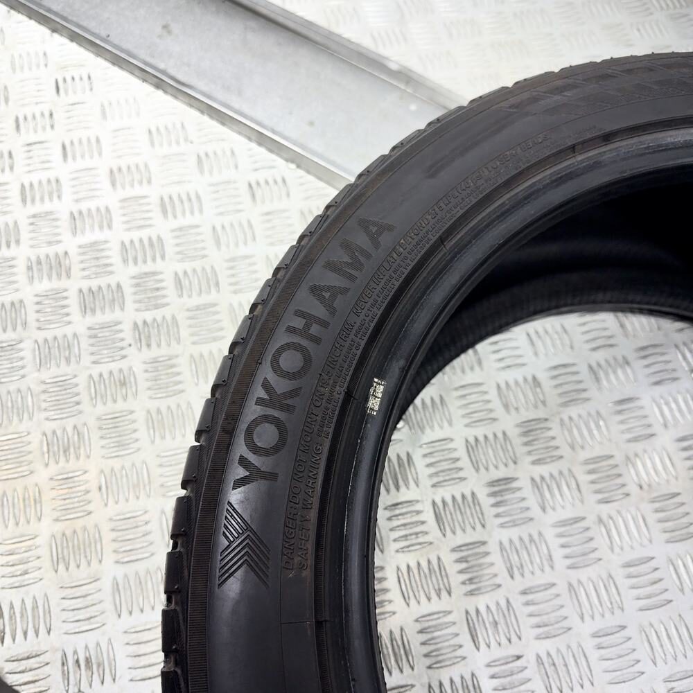 Gomme usate YOKOHAMA BluEarth Winter V905 235/45 R19 99V – foto 10 | Prima Gomme YOKOHAMA BluEarth Winter V905 235/45 R19 99V, dettaglio fotografico 10