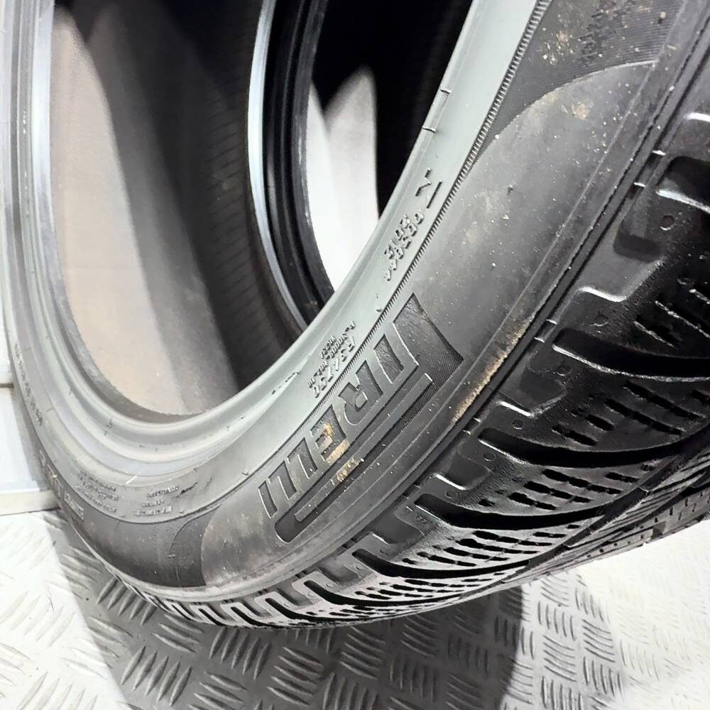 Gomme usate PIRELLI Scorpion Winter 265/40 R22 106W: fino a 270 km/h – foto 11 | Prima Gomme PIRELLI Scorpion Winter 265/40 R22 106W: fino a 270 km/h, dettaglio fotografico 11