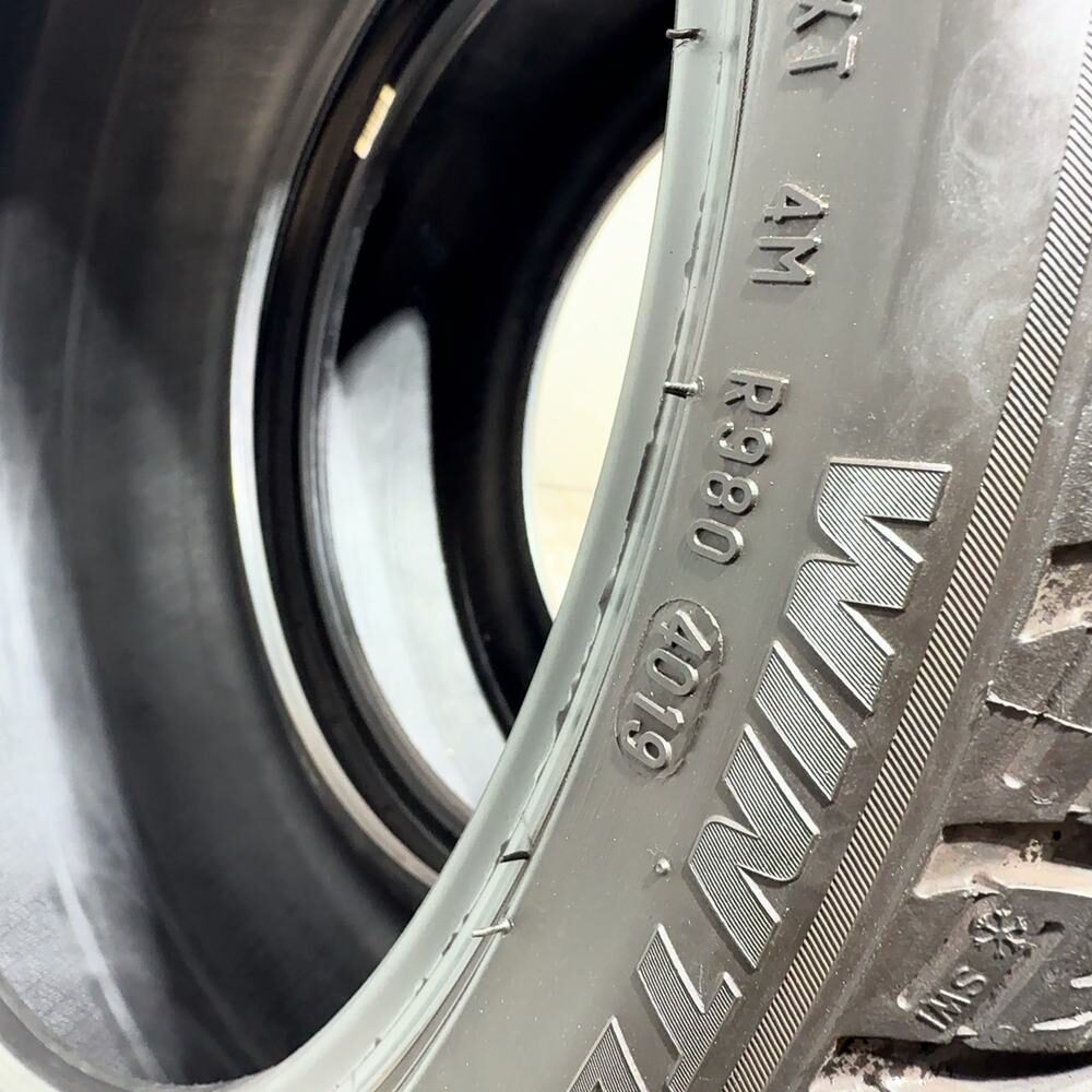 Gomme usate PIRELLI Winter Sottozero 3 235/40 R18 95V – foto 11 | Prima Gomme PIRELLI Winter Sottozero 3 235/40 R18 95V, dettaglio fotografico 11