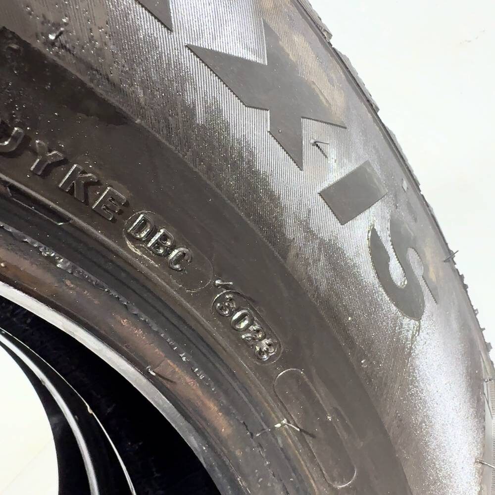 Gomme usate MAXXIS Victrasnow SUV 205/80 R16 104T – foto 11 | Prima Gomme MAXXIS Victrasnow SUV 205/80 R16 104T, dettaglio fotografico 11