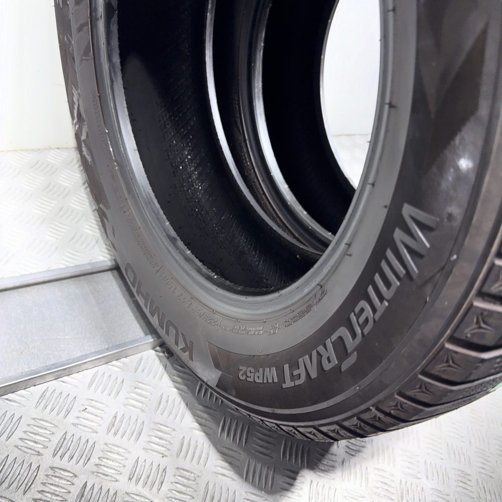 Gomme usate Kumho Wintercraft WP52 225/65 R17 106H – foto 11 | Prima Gomme Kumho Wintercraft WP52 225/65 R17 106H, dettaglio fotografico 11