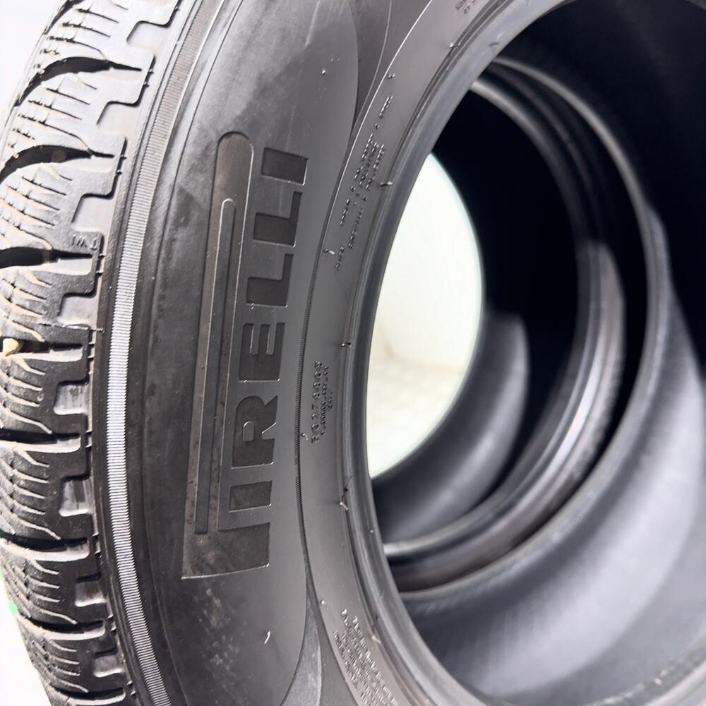 Gomme usate PIRELLI Scorpion Winter 235/65 R17 104H – foto 11 | Prima Gomme PIRELLI Scorpion Winter 235/65 R17 104H, dettaglio fotografico 11