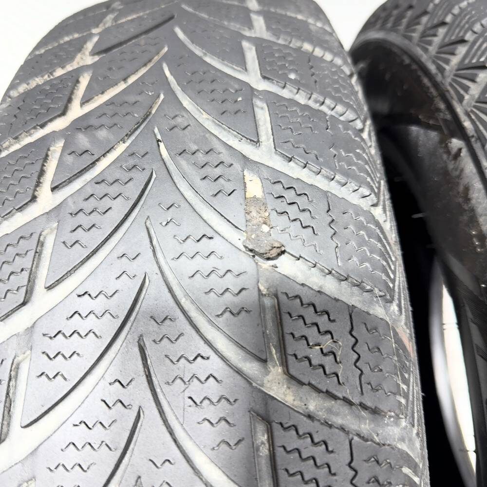Gomme usate MAXXIS Victrasnow SUV 205/80 R16 104T – foto 12 | Prima Gomme MAXXIS Victrasnow SUV 205/80 R16 104T, dettaglio fotografico 12